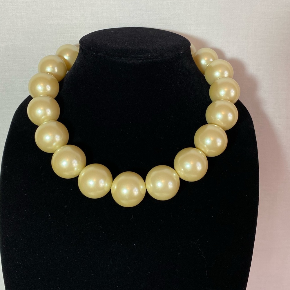 Fun faux oversize pearls!